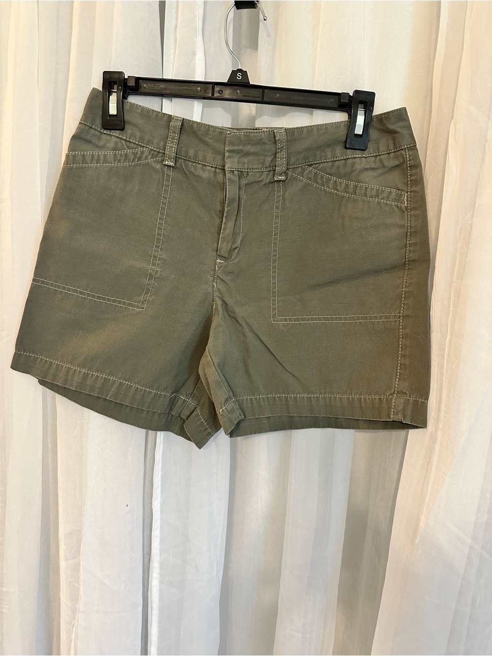 Dockers Women's Army Green Shorts 100% cotton - Picture 3 of 10